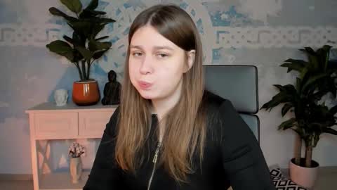 fiora online show from 11-23-25, 05:18