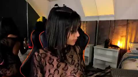 Snapshot of fiorelaa_ chatting on 06-16-26, 11:35 Fiorela online show from 06-16-26, 11:35