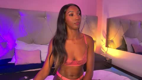 Fiorela Lenin  online show from 10-20-25, 07:03