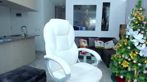 Snapshot of fiorellasantamaria chatting on 01-07-25, 09:46 fiore online show from 01-07-25, 09:46