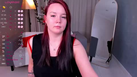 Snapshot of fire_emily chatting on 12-17-25, 01:33 fire_emily online show from 12-17-25, 01:33