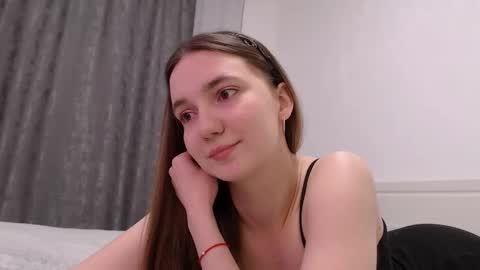 fireflies_fly_ online show from 01-06-26, 06:33