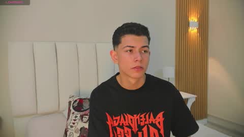 Nicolas online show from 10-18-25, 03:35