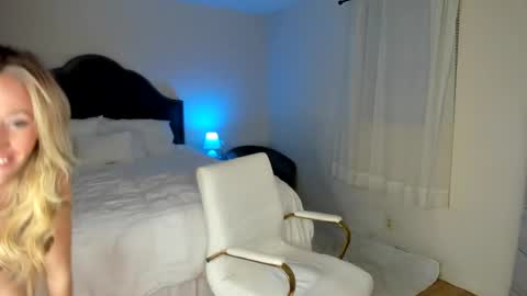 Snapshot of fitandfriskyfunxxx chatting on 12-08-24, 12:07 Jamie or Frisky online show from 12-08-24, 12:07