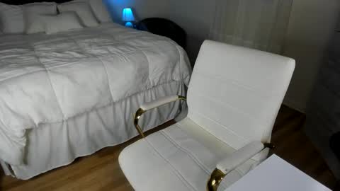 Snapshot of fitandfriskyfunxxx chatting on 12-18-24, 10:35 Jamie or Frisky online show from 12-18-24, 10:35