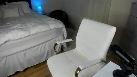 Snapshot of fitandfriskyfunxxx chatting on 01-13-25, 10:24 Jamie or Frisky online show from 01-13-25, 10:24