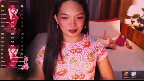 Snapshot of fitfemme_anna chatting on 05-13-26, 06:11 fitfemme_anna online show from 05-13-26, 06:11