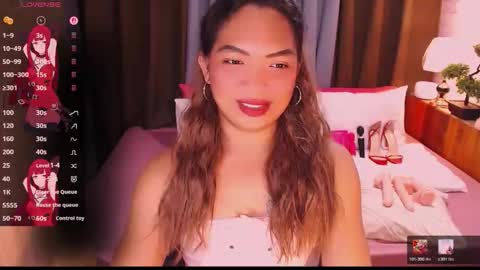 Snapshot of fitfemme_anna chatting on 05-24-26, 10:31 fitfemme_anna online show from 05-24-26, 10:31