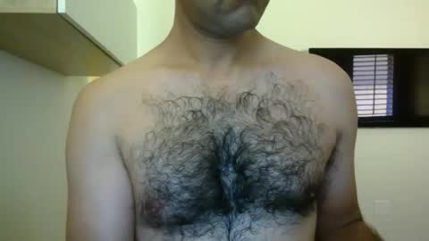 Snapshot of fitfriendlyandhairy chatting on 05-17-26, 08:38 fitfriendlyandhairy online show from 05-17-26, 08:38