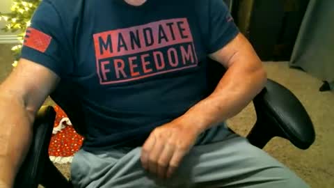 fitguy40 online show from 12-18-25, 03:56