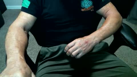 Snapshot of fitguy40 chatting on 04-26-26, 03:37 fitguy40 online show from 04-26-26, 03:37