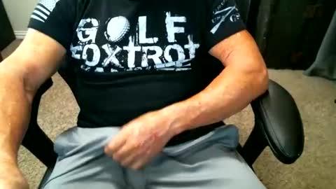Snapshot of fitguy40 chatting on 05-05-26, 07:00 fitguy40 online show from 05-05-26, 07:00