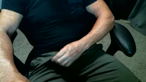 Snapshot of fitguy40 chatting on 05-24-26, 03:00 fitguy40 online show from 05-24-26, 03:00