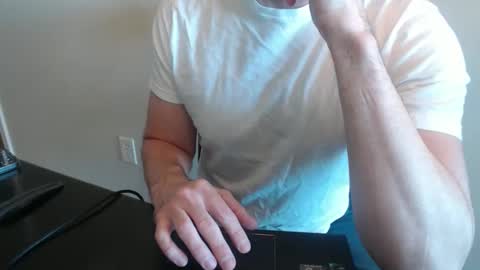 Snapshot of fithubby80 chatting on 11-05-25, 03:23 fithubby80 online show from 11-05-25, 03:23