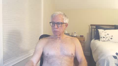 Snapshot of fitman999 chatting on 01-08-25, 02:46 Jon online show from 01-08-25, 02:46