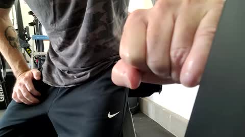  Links in Bio below online show from 09-23-25, 06:33