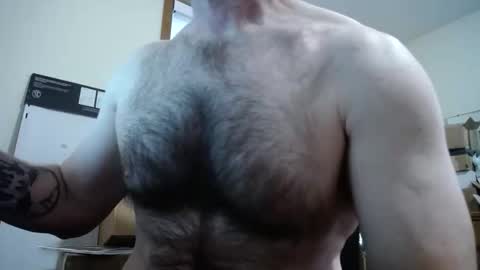 Snapshot of fitshow75 chatting on 11-02-25, 12:40 Links in Bio below online show from 11-02-25, 12:40