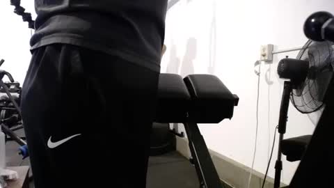 Snapshot of fitshow75 chatting on 12-19-25, 06:48 Links in Bio below online show from 12-19-25, 06:48