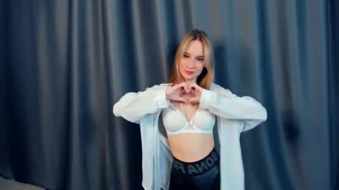 Kira online show from 01-09-26, 12:24