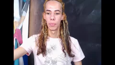 Snapshot of flacats23cm chatting on 10-01-25, 10:16 flats23cm online show from 10-01-25, 10:16