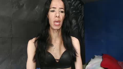 Snapshot of flacats23cm chatting on 10-27-25, 02:10 flats23cm online show from 10-27-25, 02:10