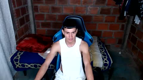 Snapshot of flacolatind chatting on 02-01-25, 04:33 FLACO online show from 02-01-25, 04:33