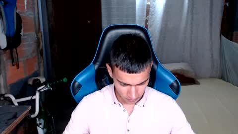 Snapshot of flacolatind chatting on 09-19-25, 07:25 FLACO online show from 09-19-25, 07:25