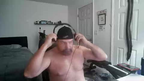 Florida guy online show from 11-25-25, 04:12
