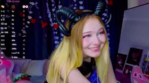 Sophie online show from 03-16-26, 04:07