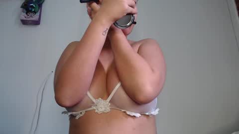 tteo  Sienna  online show from 10-11-25, 12:04