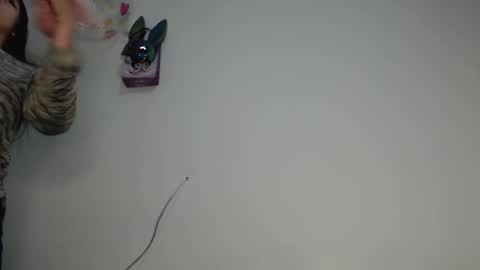 tteo  Sienna  online show from 10-15-25, 12:05