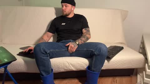 Snapshot of flamefury18 chatting on 04-19-26, 06:02 Flamefury18 online show from 04-19-26, 06:02