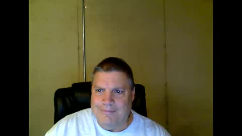Snapshot of fletch32 chatting on 12-25-24, 10:05 jd online show from 12-25-24, 10:05