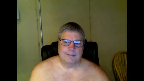 Snapshot of fletch32 chatting on 12-04-25, 03:05 jd online show from 12-04-25, 03:05