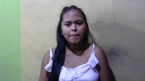 Snapshot of fleurtess_xx chatting on 05-11-26, 04:07 Claire online show from 05-11-26, 04:07