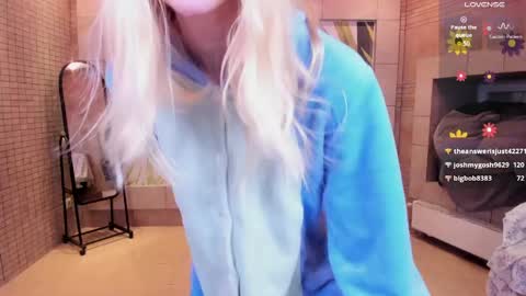 FlexiMona online show from 04-18-26, 07:07