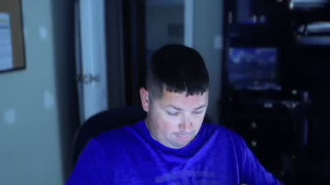 Snapshot of flguy_mike chatting on 10-28-25, 12:41 FL guy online show from 10-28-25, 12:41