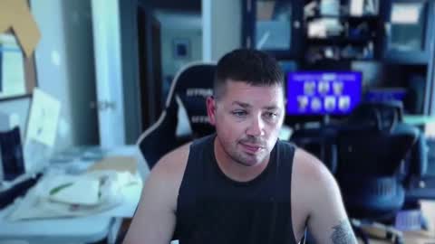 Snapshot of flguy_mike chatting on 06-04-26, 07:53 FL guy online show from 06-04-26, 07:53