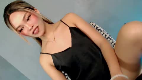 Snapshot of flirt_with_me28 chatting on 09-20-25, 09:49 Suzy online show from 09-20-25, 09:49