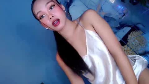 Snapshot of flirt_with_me28 chatting on 05-09-26, 02:55 Suzy online show from 05-09-26, 02:55