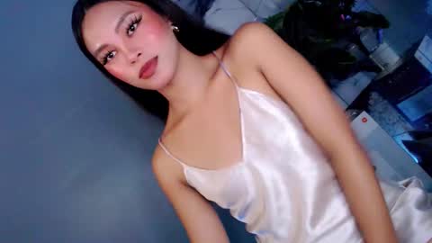 Snapshot of flirt_with_me28 chatting on 05-12-26, 04:59 Suzy online show from 05-12-26, 04:59
