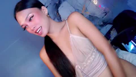 Snapshot of flirt_with_me28 chatting on 06-08-26, 03:56 Suzy online show from 06-08-26, 03:56