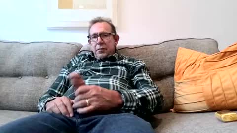 Flickrbrite online show from 12-18-24, 07:52