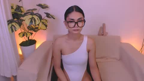 Snapshot of flirtymarga chatting on 06-13-26, 04:27 Marga online show from 06-13-26, 04:27