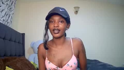 Snapshot of flirtyy_sheery chatting on 12-14-24, 03:07 sheery online show from 12-14-24, 03:07