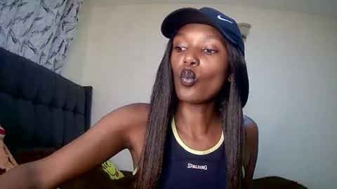 Snapshot of flirtyy_sheery chatting on 01-25-25, 10:51 sheery online show from 01-25-25, 10:51