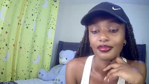 Snapshot of flirtyy_sheery chatting on 10-17-25, 06:16 sheery online show from 10-17-25, 06:16