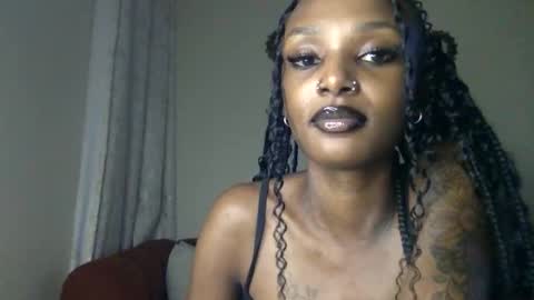 Snapshot of flirtyy_sheery chatting on 05-26-26, 09:33 sheery online show from 05-26-26, 09:33
