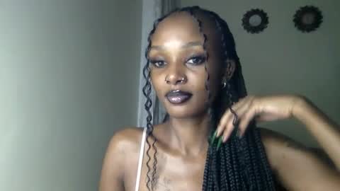Snapshot of flirtyy_sheery chatting on 05-31-26, 10:33 sheery online show from 05-31-26, 10:33