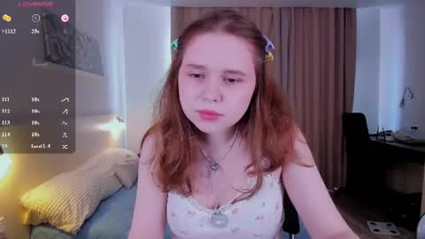 Snapshot of flora_fiore chatting on 06-24-26, 06:12 Hayley I WILL COME BACK ON MAY 27TH 6pm UTC online show from 06-24-26, 06:12